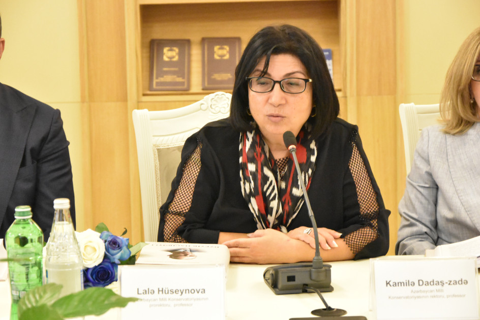 Milli Kitabxanada “Üzeyir Hacıbəyli. Biblioqrafiya” kitabının təqdimatı keçirilib