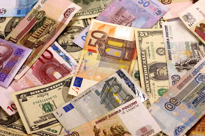 Rusiyada əhali kütləvi şəkildə dollar almağa başlayıb