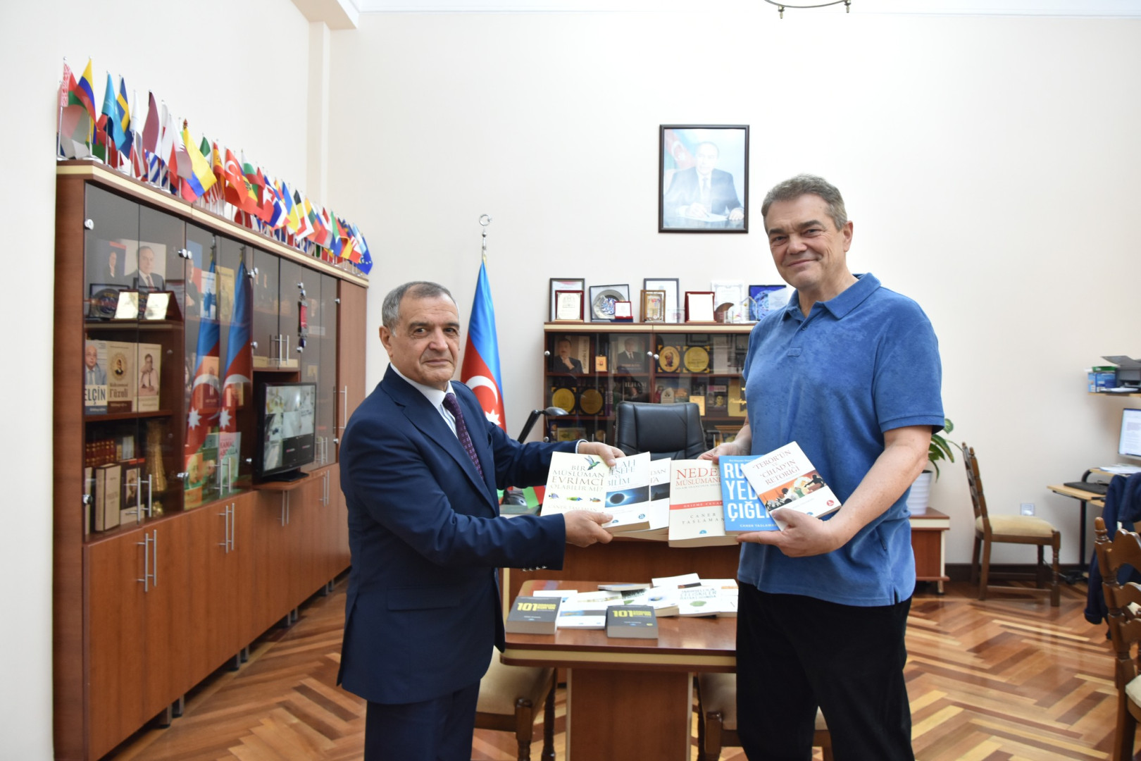 Türkiyəli tanınmış alim Azərbaycan Milli Kitabxanasının qonağı olub