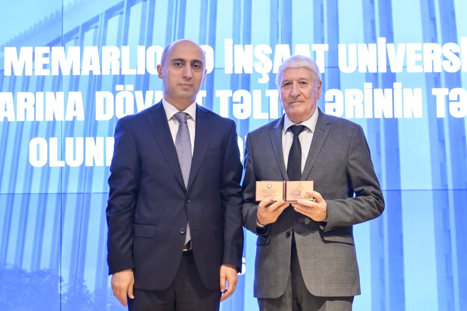 AzMİU-nun 50 illik yubileyi münasibətilə universitet əməkdaşlarına mükafat təqdim edilib-