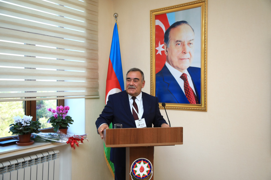 Bitki Mühafizə və Texniki Bitkilər Elmi-Tədqiqat İnstitutunda “Biotorpaq: Elmlə yaşayan kənd təsərrüfatı” mövzusunda respublika elmi-praktik konfransı keçirilib