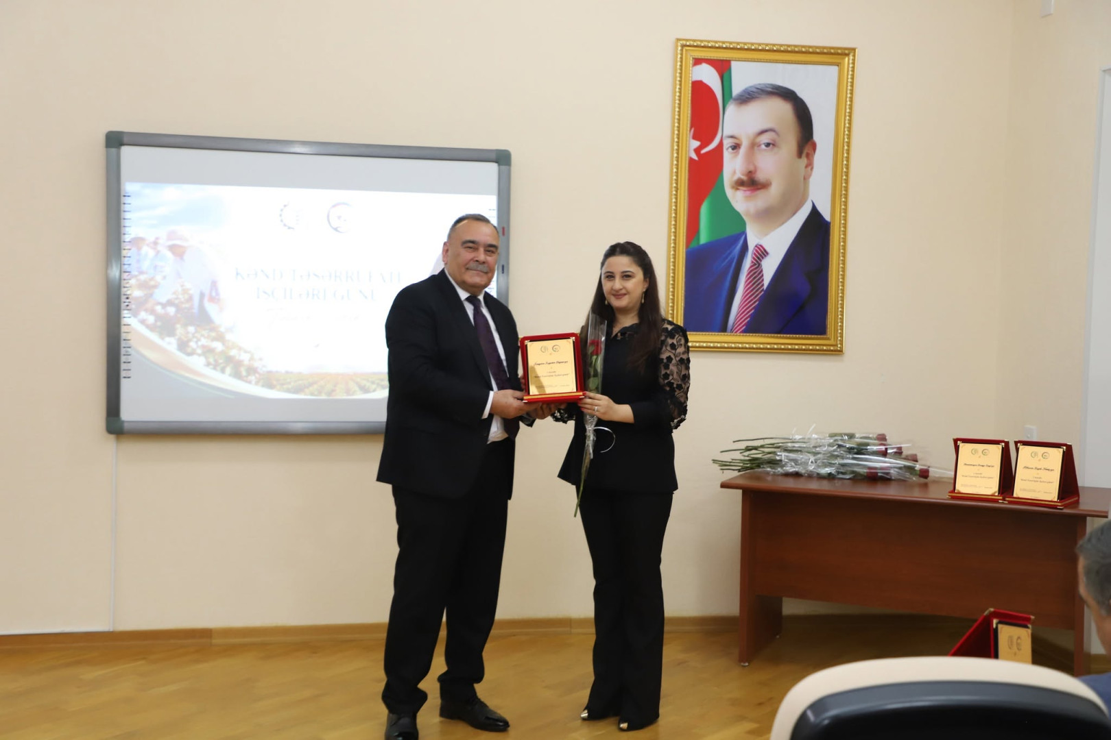Bitki Mühafizə və Texniki Bitkilər Elmi-Tədqiqat İnstitutunda 1 Noyabr – Kənd Təsərrüfatı İşçiləri Günü münasibətilə tədbir keçirilib
