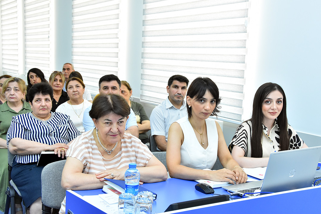Akademik: "Elmi seminarlar tədqiqatçıların bilik və təcrübə qazanmasına xidmət edən intellektual dialoq platformasıdır"