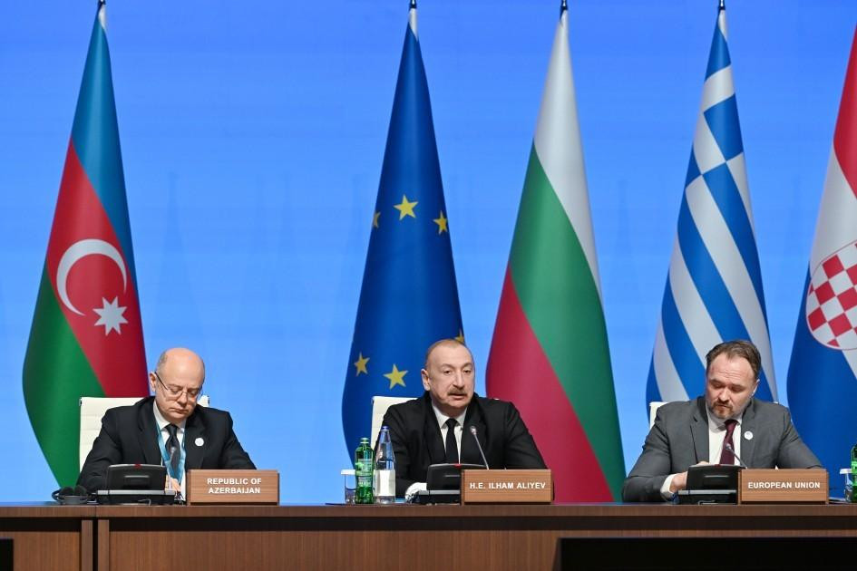 Prezident CQD Məşvərət Şurası çərçivəsində nazirlərin iclasında çıxış edib