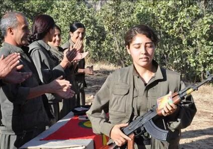 PKK-çı qadın İmamoğlunun ofisində aşkarlandı - Foto