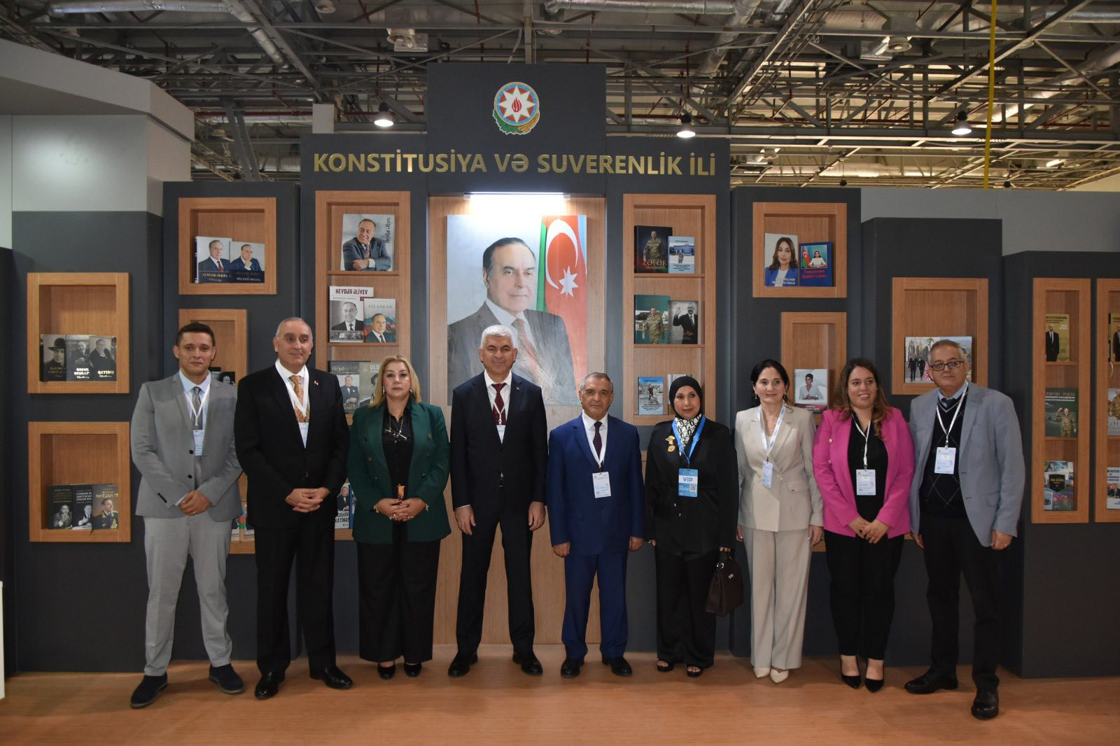 Milli Kitabxanada XI Bakı Beynəlxalq Kitab Sərgisi çərçivəsində “Konstitusiya və Suverenlik İli”nə həsr olunmuş ekspozisiyanın açılışını, mövzu ilə əlaqədar Virtual sərginin və Elektron məlumat bazasının təqdimatı keçirib