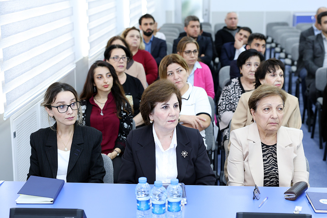 Dünyaşöhrətli alim Erol Qelenbe İnformasiya Texnologiyaları İnstitutunun elmi seminarında məruzə edib