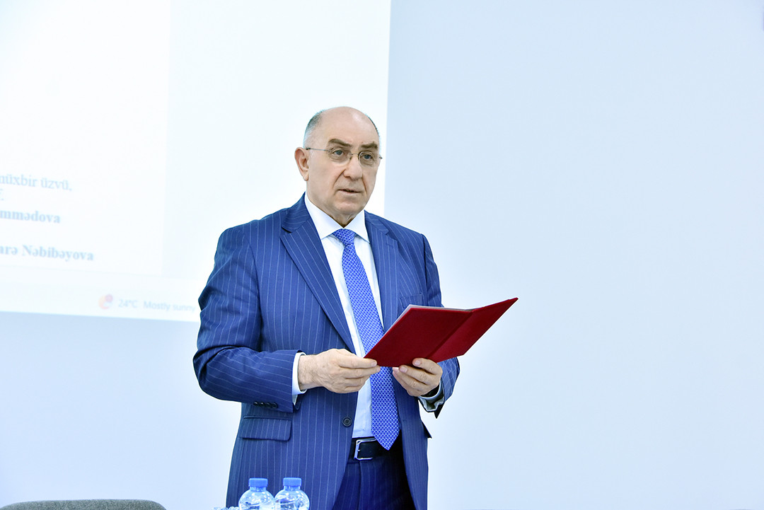 Futbol komandasının üzvlərinə fəxri fərmanlar təqdim olunub