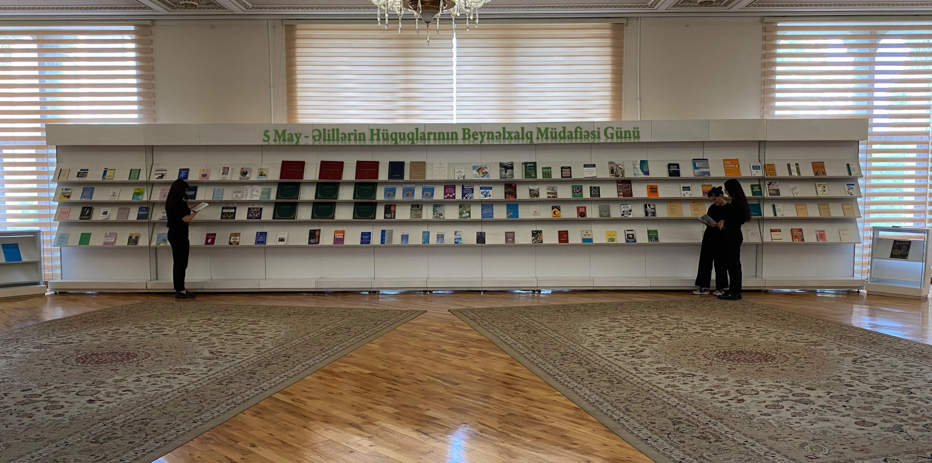 "5 May - Əlillərin Hüquqlarının Beynəlxalq Müdafiəsi Günü" adlı virtual və eyniadlı ənənəvi kitab sərgisi istifadəçilərə təqdim olunub