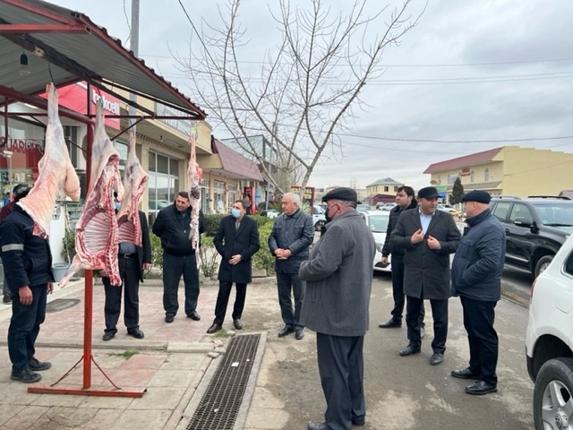 Füzuli rayon rəhbərliyi bayram günlərində vətəndaşlarla görüşüb, problemərini dinləyib