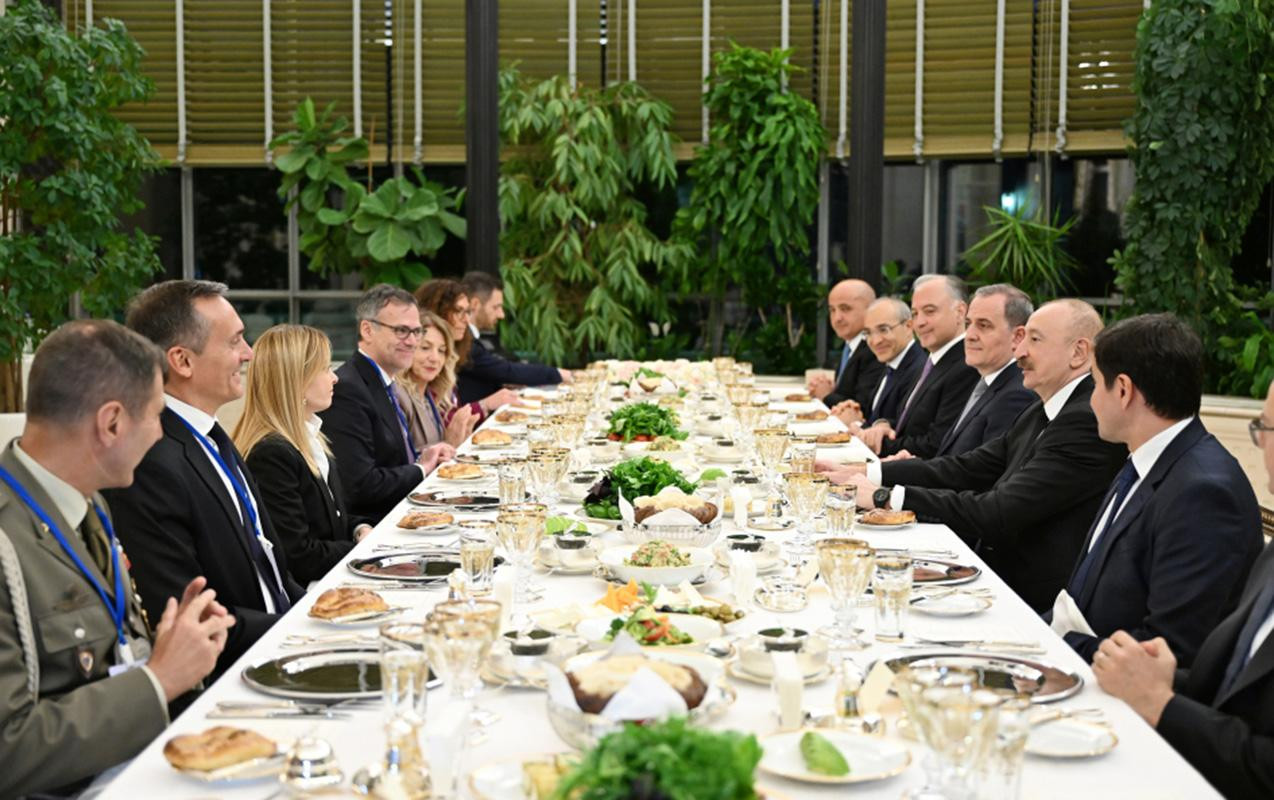 Prezidentin adından Meloninin şərəfinə şam yeməyi verildi -