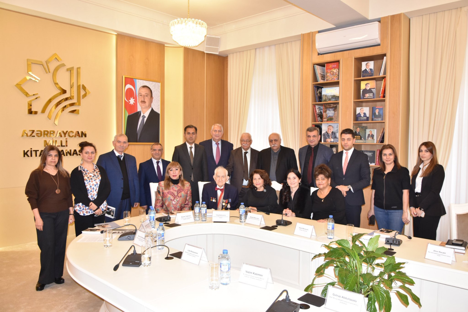 Milli Kitabxanada görkəmli bəstəkar, Xalq artisti Tofiq Bakıxanova həsr edilmiş “Tofiq Bakıxanov. Biblioqrafiya” kitabının və “Milli Kitabxananın qızıl fondundan” layihəsi üzrə nəşr etdiyi not məcmuələrinin təqdimat mərasimi keçir