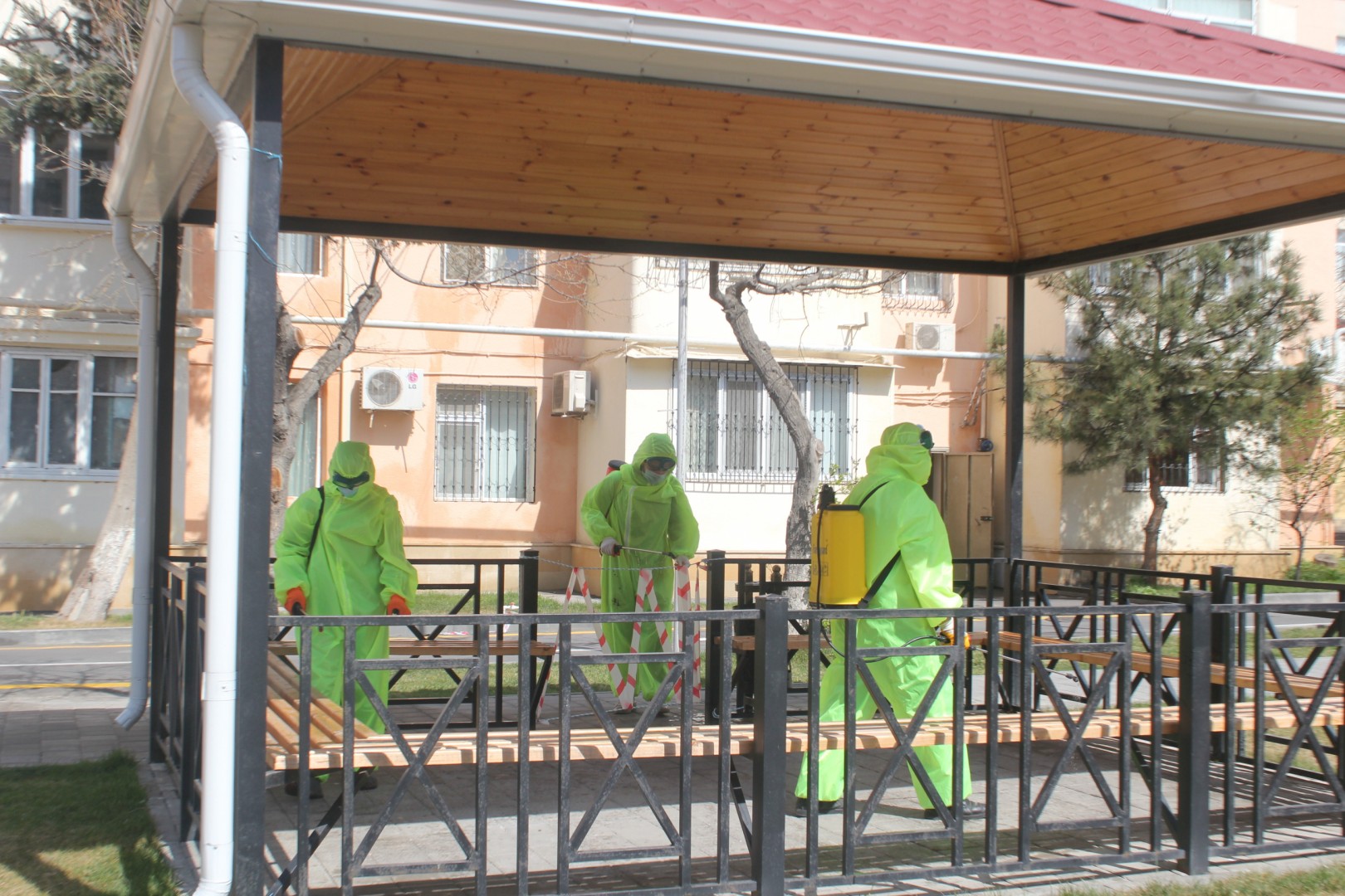 Nizami rayonunda dezinfeksiya işləri davam etdirilir-