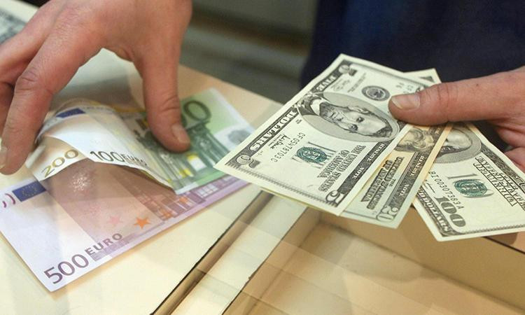 Pulunu dollarlarla saxlayanlara şad xəbər