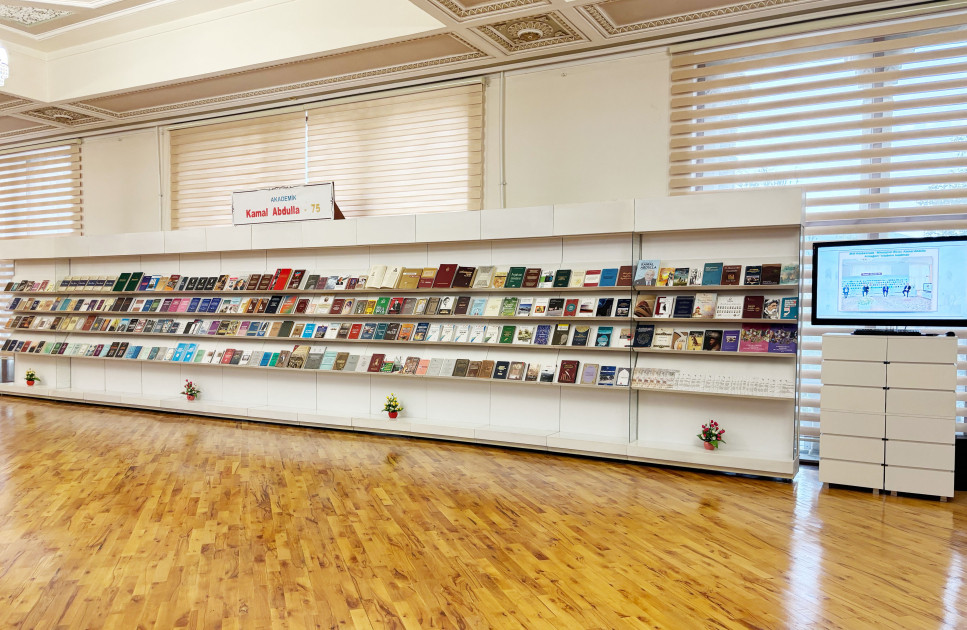 Milli Kitabxanada “Akademik Kamal Abdulla – 75” adlı ənənəvi kitab sərgisi və “Xalq yazıçısı Kamal Abdulla” adlı virtual sərgi istifadəçilərə təqdim olunub
