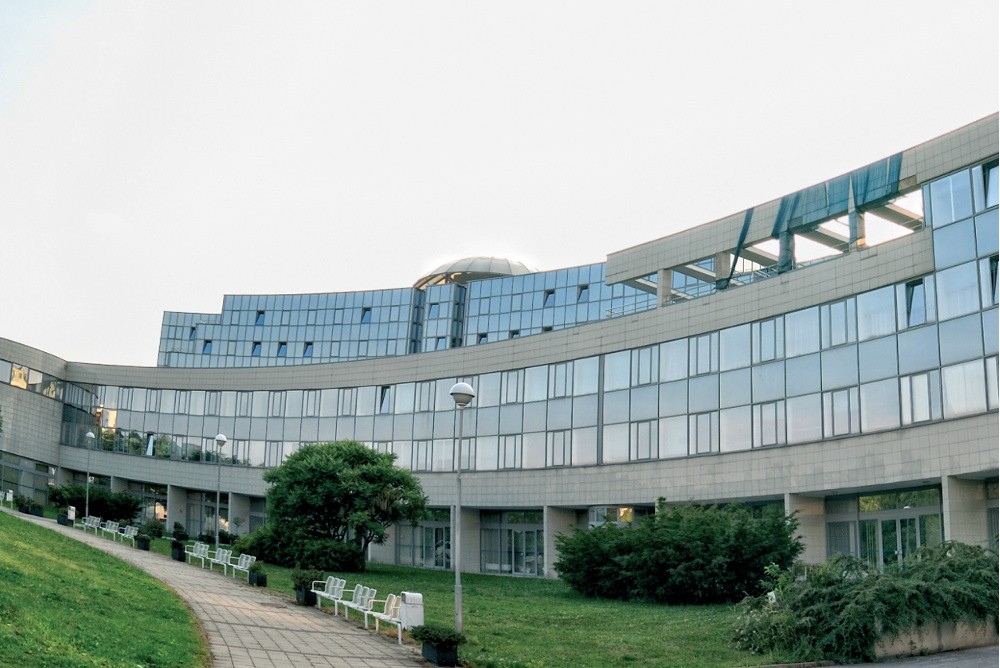 Bu universitetin tələbələri təhsillərini Çexiyada davam etdirirlər