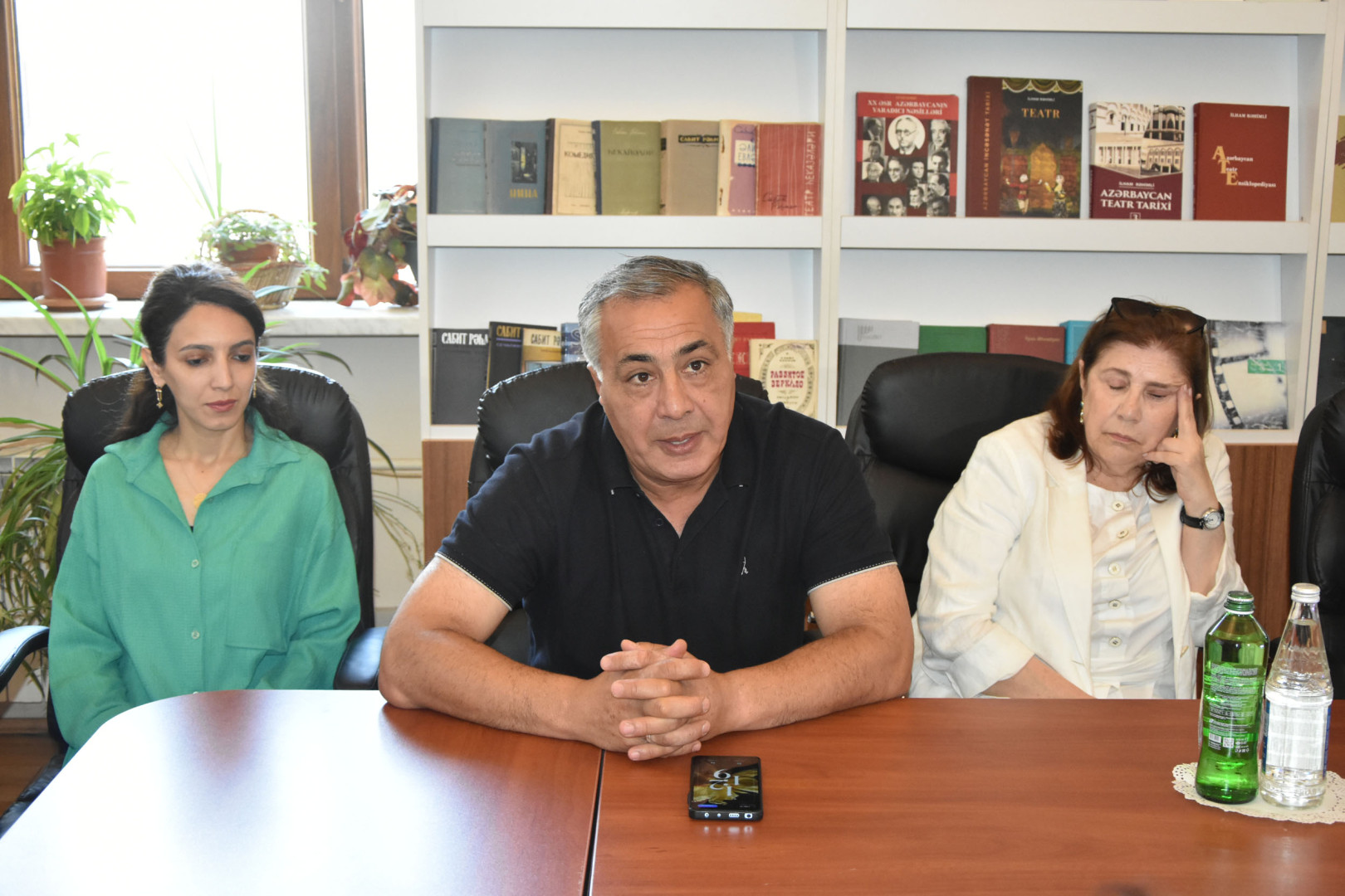 Mili Kitabxanada Azərbaycanın görkəmli yazıçı-dramaturqu Sabit Rəhmanın qiymətli kitablardan ibarət şəxsi kolleksiyasının Azərbaycan Milli Kitabxanasının Arxiv fonduna hədiyyə etmə mərasimi keçirilib