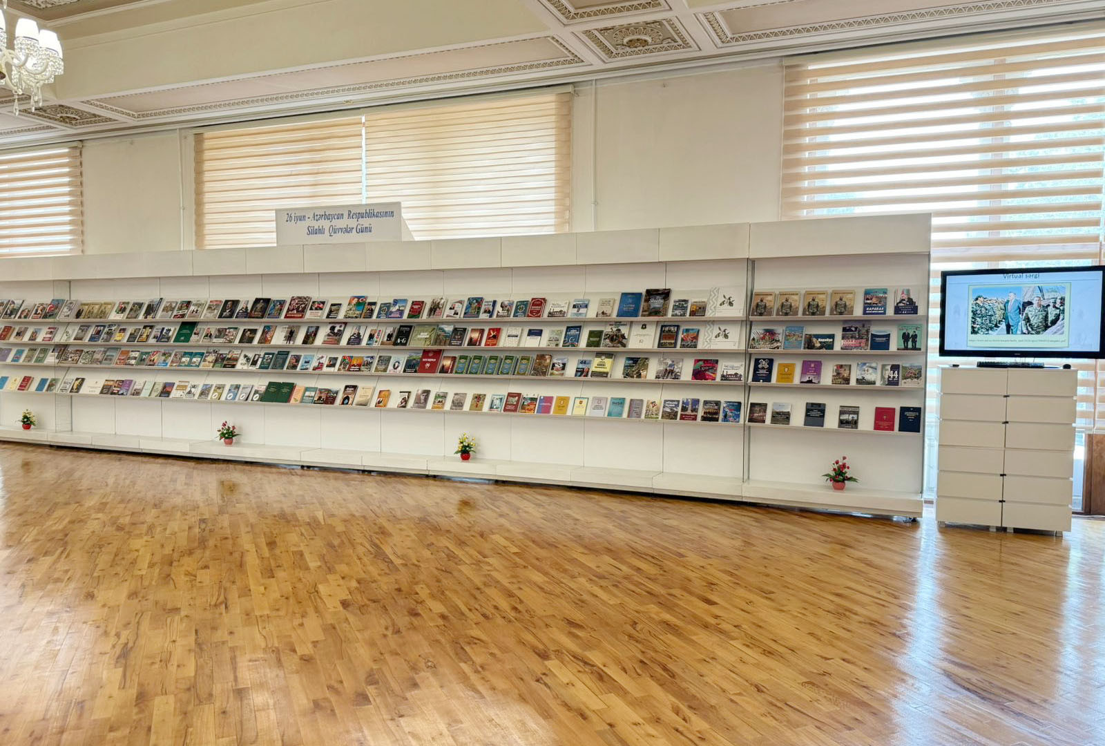 Milli Kitabxanada “26 iyun – Azərbaycan Respublikasının Silahlı Qüvvələri Günü” adlı virtual və eyniadlı ənənəvi kitab sərgisi istifadəçilərə təqdim olunub