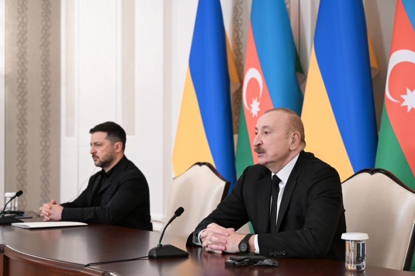 Prezidentlər mətbuata bəyanatlarla çıxış etdi -