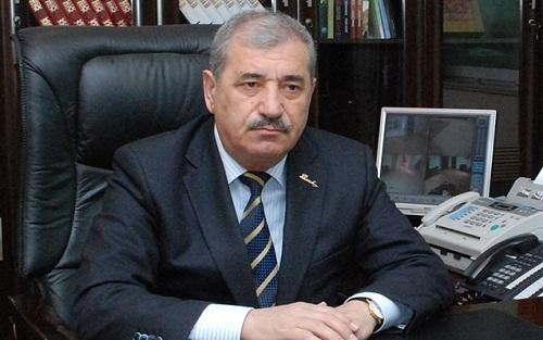 İşdən çıxarılan icra başçısının başı dərddə