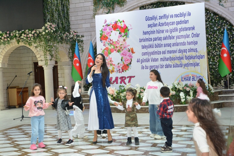 Abşeron rayonunda "Dünyada ən uca zirvədir - Qadın" mövzusunda bayram şənliyi keçirilib