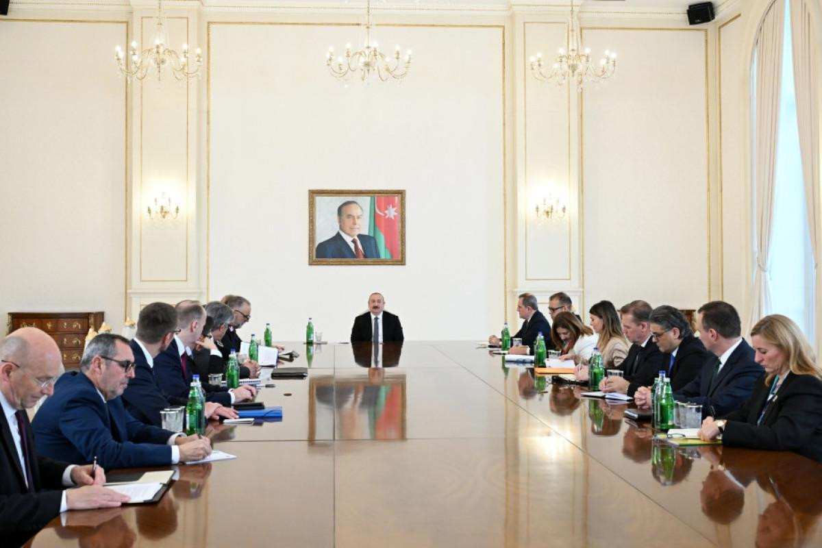 Prezident İlham Əliyev NATO nümayəndə heyətini qəbul edib