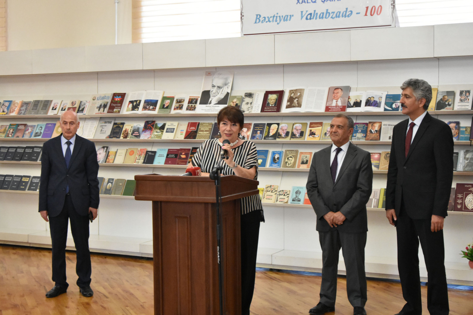 Milli Kitabxanada Xalq şairi Bəxtiyar Vahabzadənin 100 illik yubileyinə həsr olunmuş tədbir keçirilib