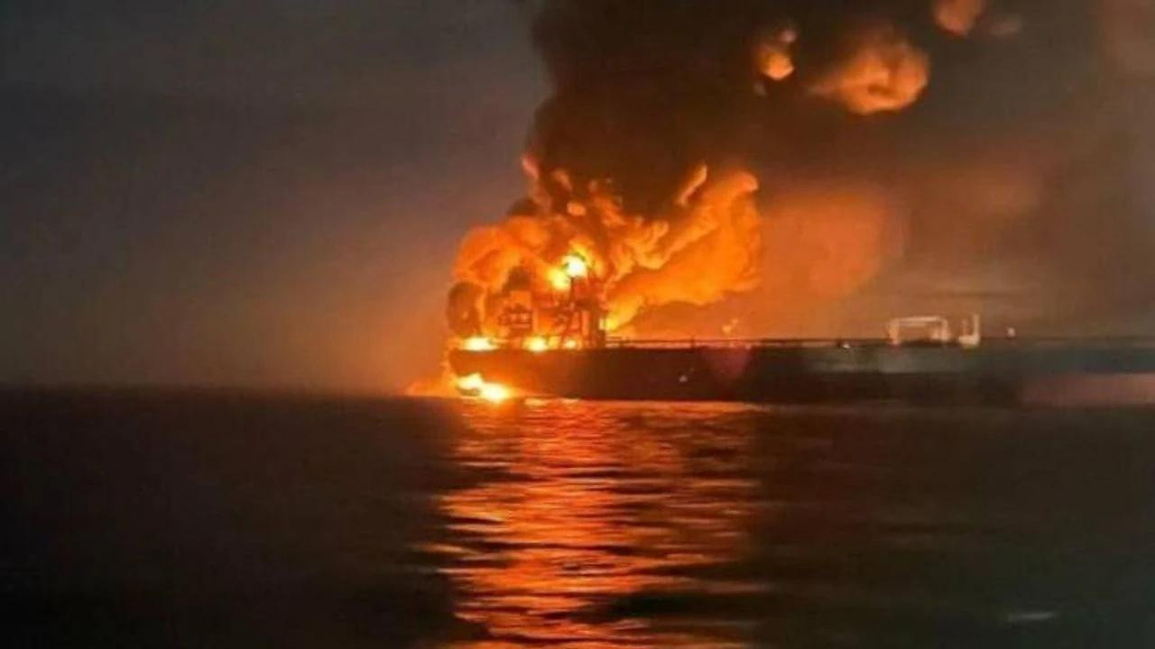 Ukrayna Rusiyanın "kölgə donanması"na məxsus daha bir tankerə zərbə endirib