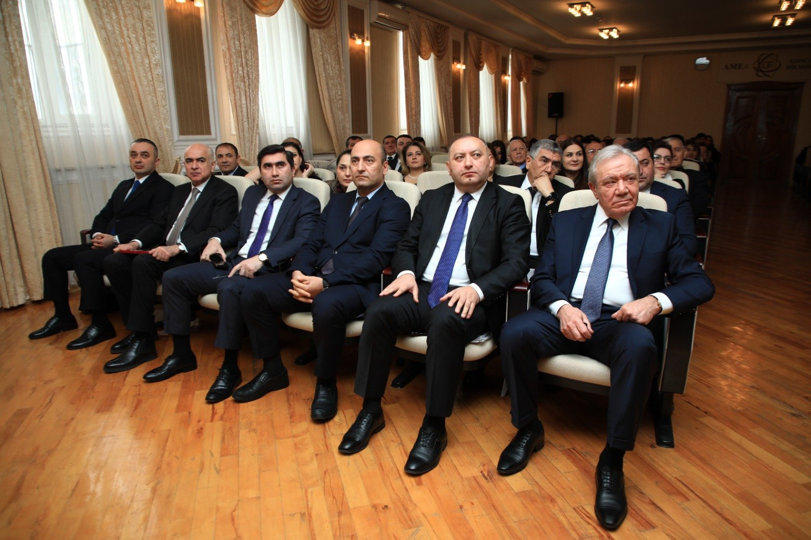 AMEA-nın Gəncə bölməsində professor İbrahim Cəfərovun 70 illik yubileyi keçirilib