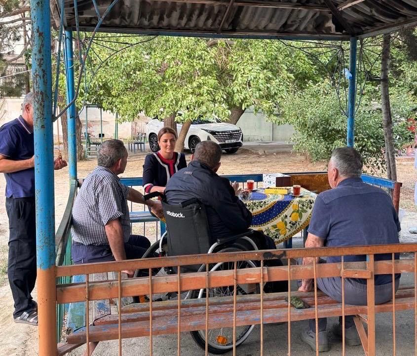 Millət vəkili növbəti vətəndaş qəbulunu keçirdib,sakinlərlə görüşüb