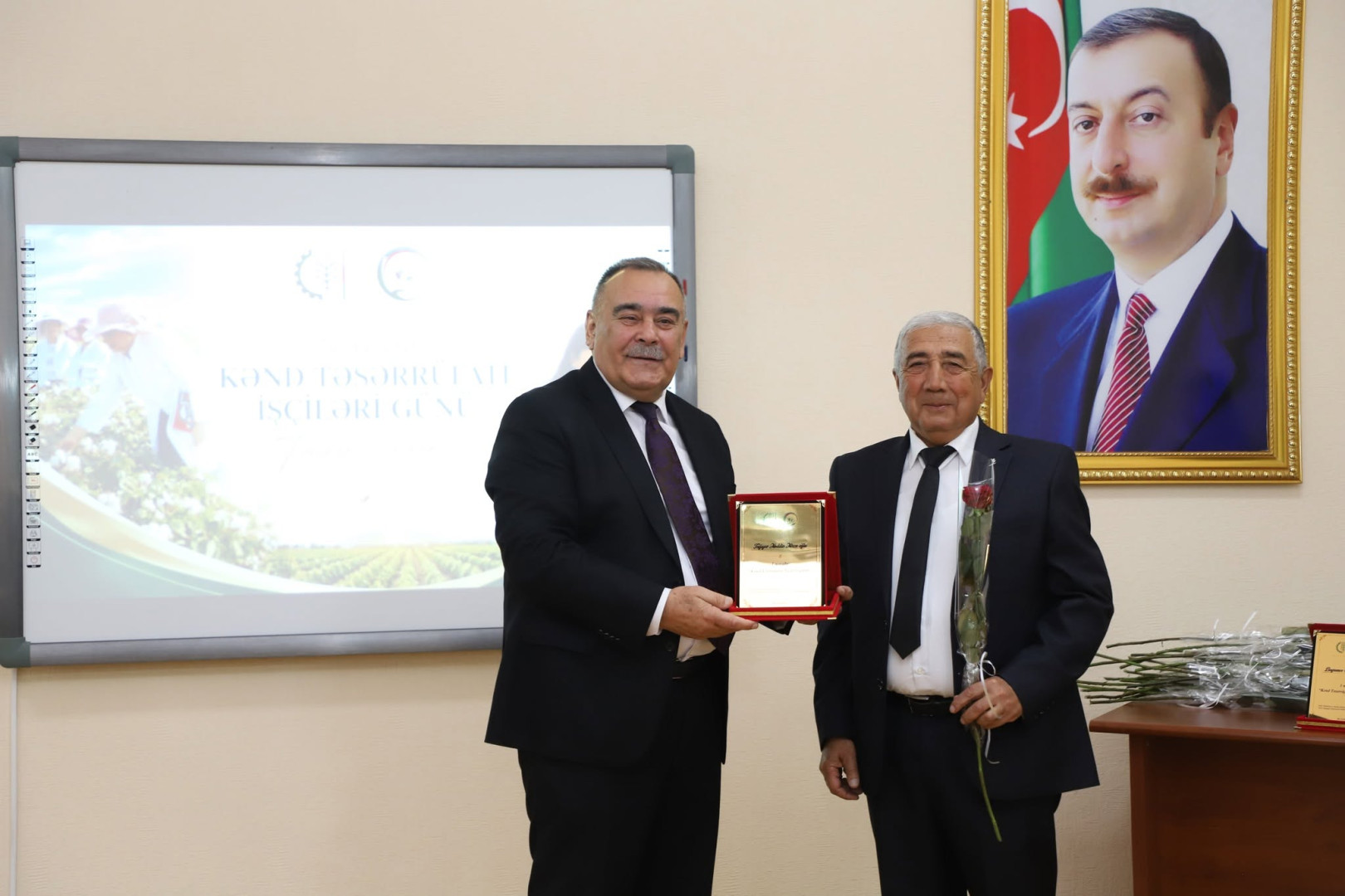 Bitki Mühafizə və Texniki Bitkilər Elmi-Tədqiqat İnstitutunda 1 Noyabr – Kənd Təsərrüfatı İşçiləri Günü münasibətilə tədbir keçirilib