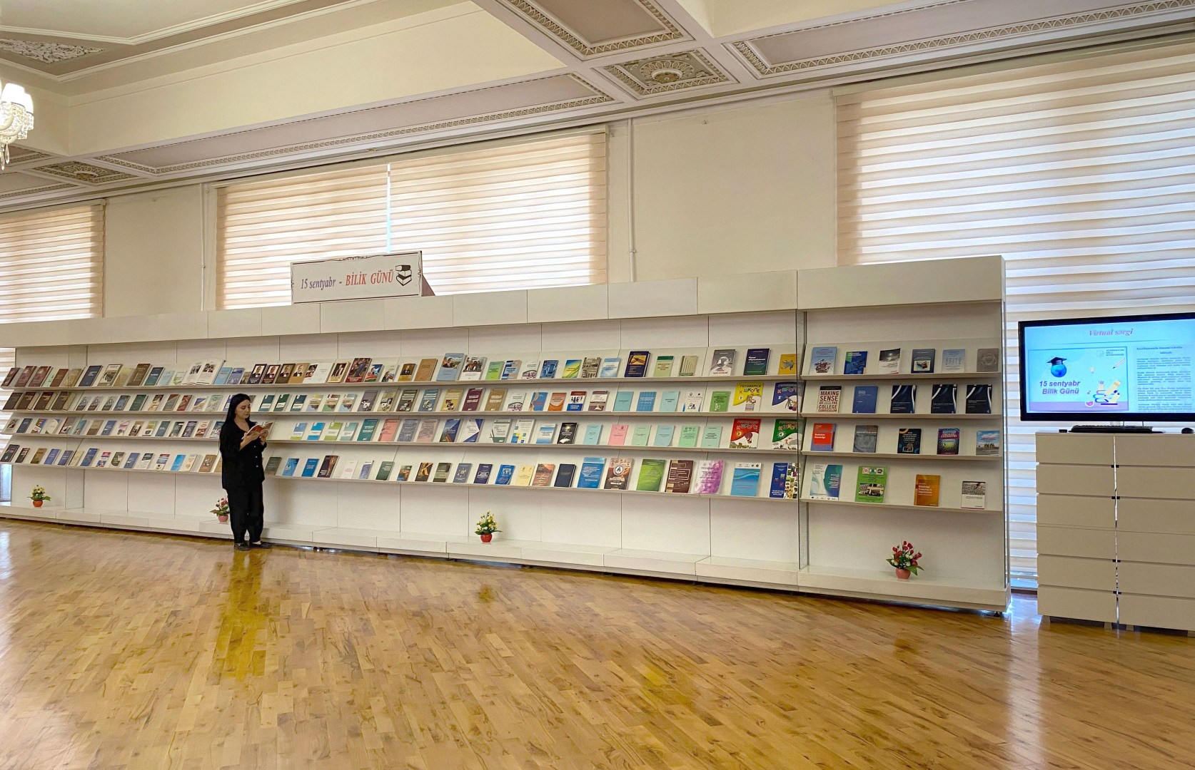 Milli Kitabxanada “15 sentyabr - Bilik Günü” adlı virtual və ənənəvi kitab sərgisi istifadəçilərə təqdim olunub