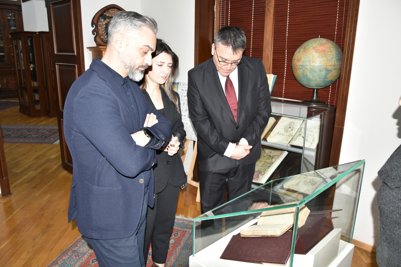 Albaniya Respublikasının Azərbaycandakı fövqəladə və səlahiyyətli səfiri Besart Kadia və Albaniya Respublikası səfirliyinin diplomatı Dr. Dorian Koçi Milli Kitabxananın qonağı olub