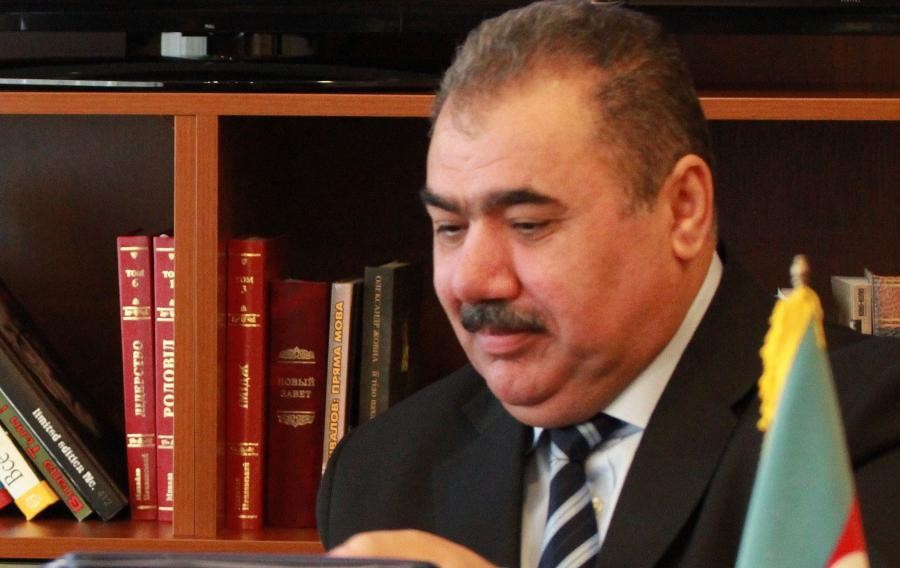 Azərbaycanda deputatın maşını cərimə meydançasına aparıldı