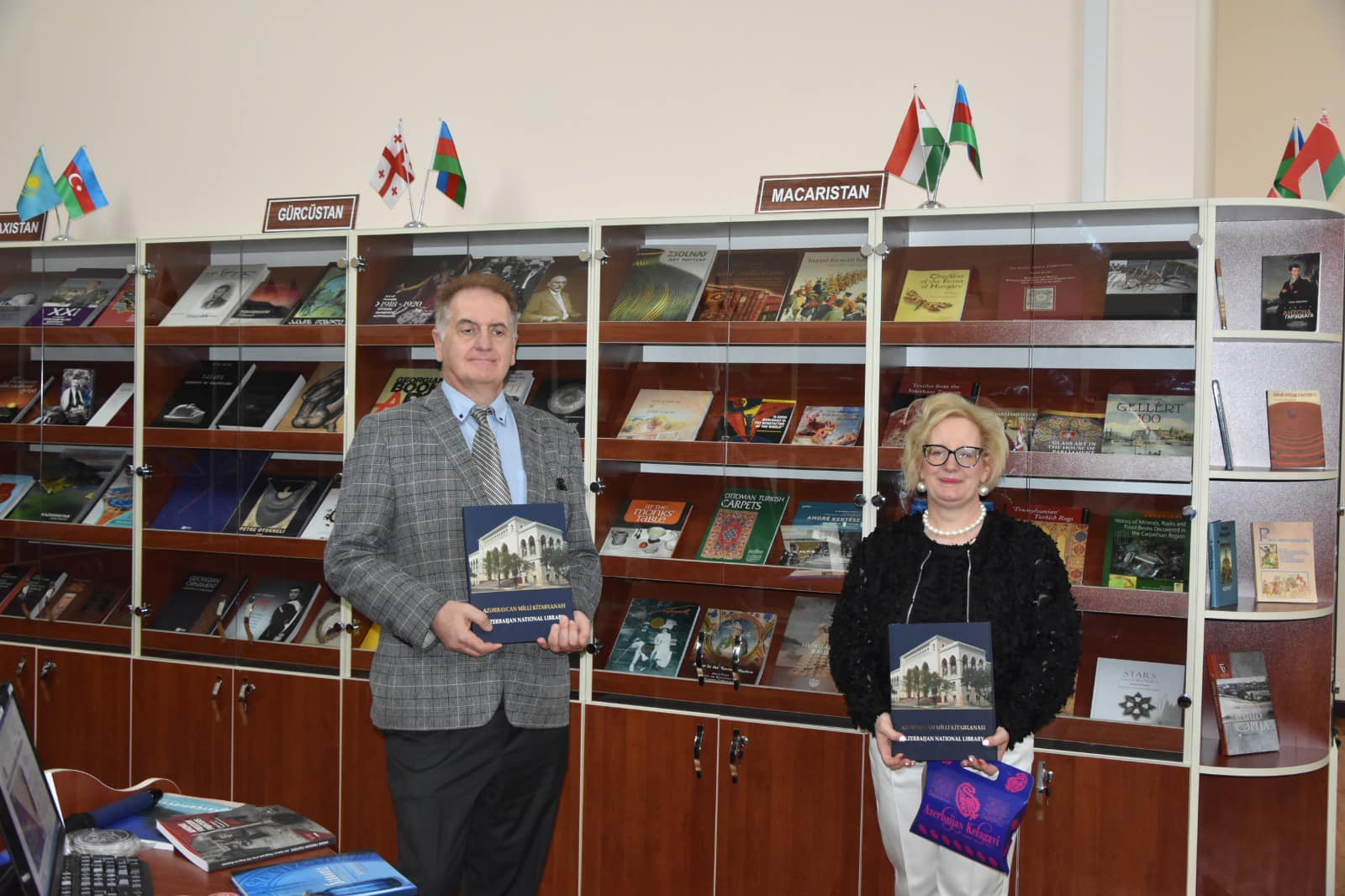Milli Kitabxanada "Macarıstan ədəbiyyatı guşəsi"nin açılış mərasimi keçirilib