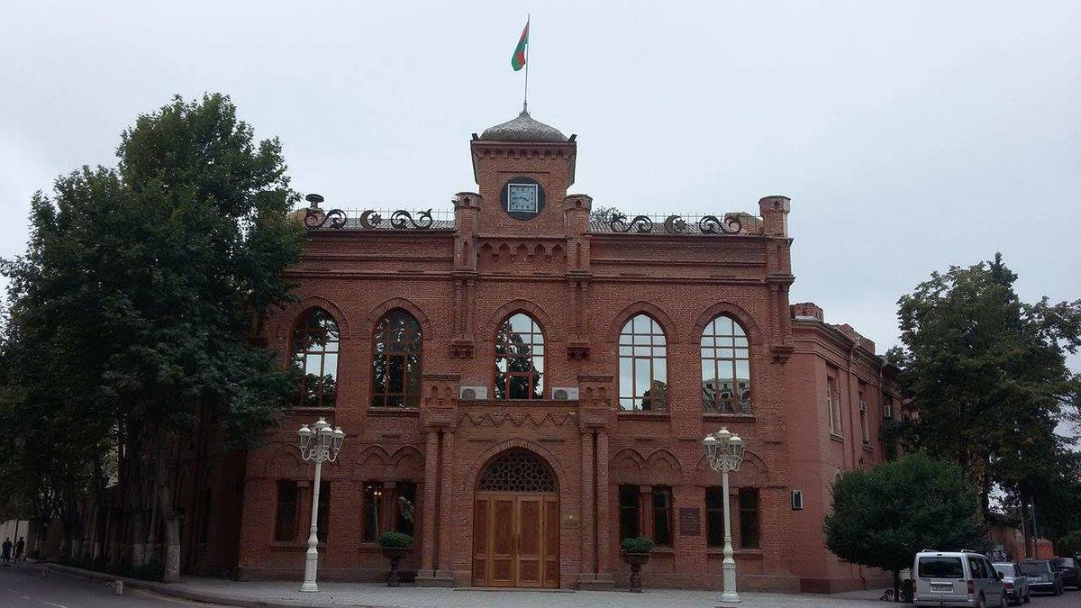 Bu universitetdə müəllimlər kütləvi şəkildə işdən çıxarılır