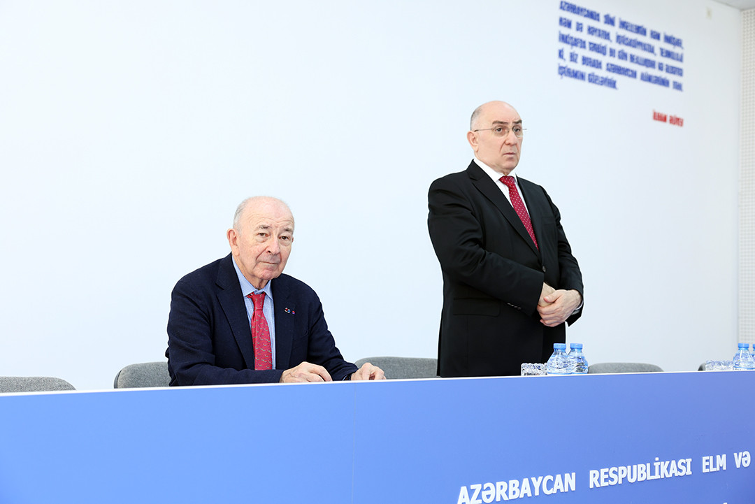 Dünyaşöhrətli alim Erol Qelenbe İnformasiya Texnologiyaları İnstitutunun elmi seminarında məruzə edib