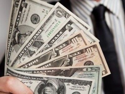 Dollar qonşu dövlətdə kəskin bahalaşdı