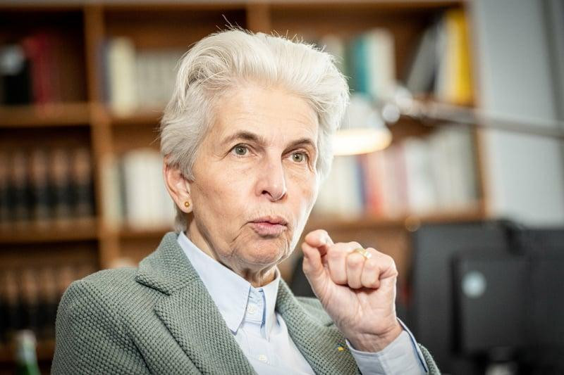 Fransa deyir, amma eləmir...-