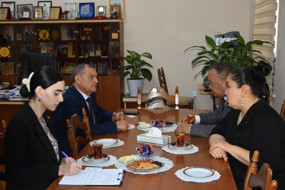 Qazaxıstan Respublikasının Elm və Ali Təhsil Nazirliyi yanında Elm Komitəsinin R.B. Süleymenov adına Şərqşünaslıq İnstitutunun nümayəndələri Azərbaycan Milli Kitabxanasının qonağı olub