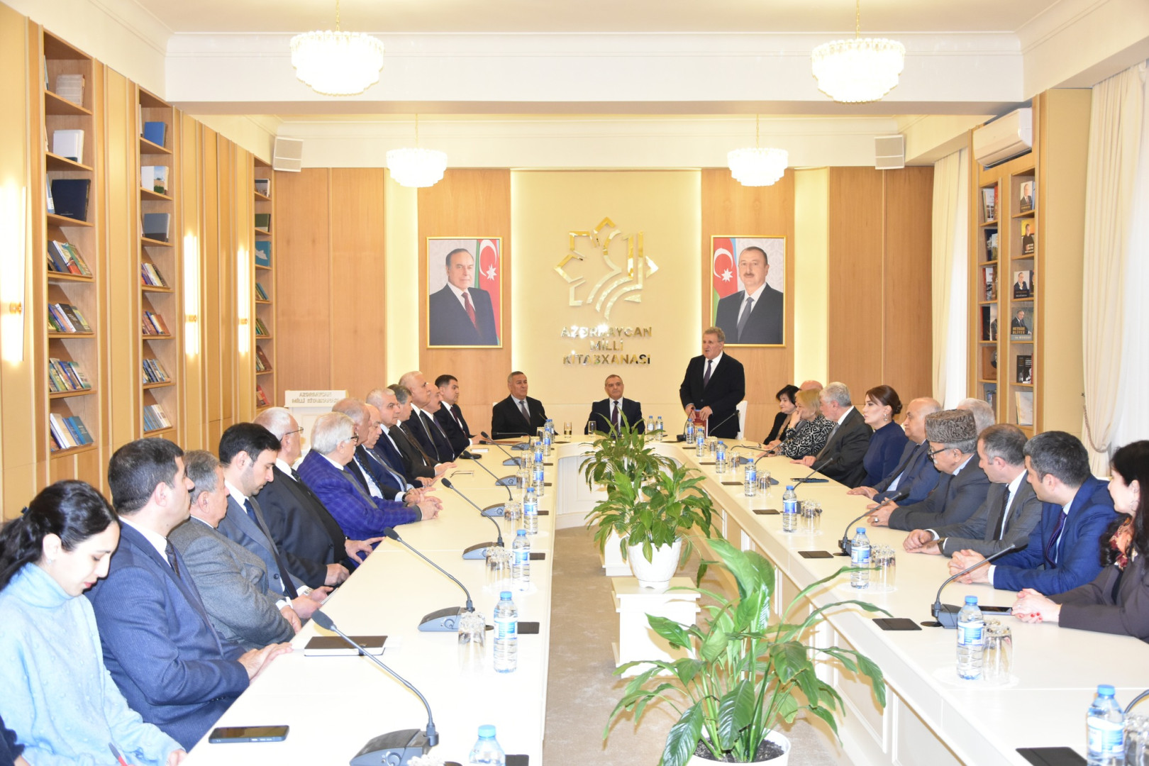 Milli Kitabxanada Akademik İsmayıl Hacıyevin kitablarından ibarət kolleksiyanın və “Akademik İsmayıl Hacıyev” adlı ənənəvi və Elektron kitab sərgilərinin təqdimat mərasimi keçirilib