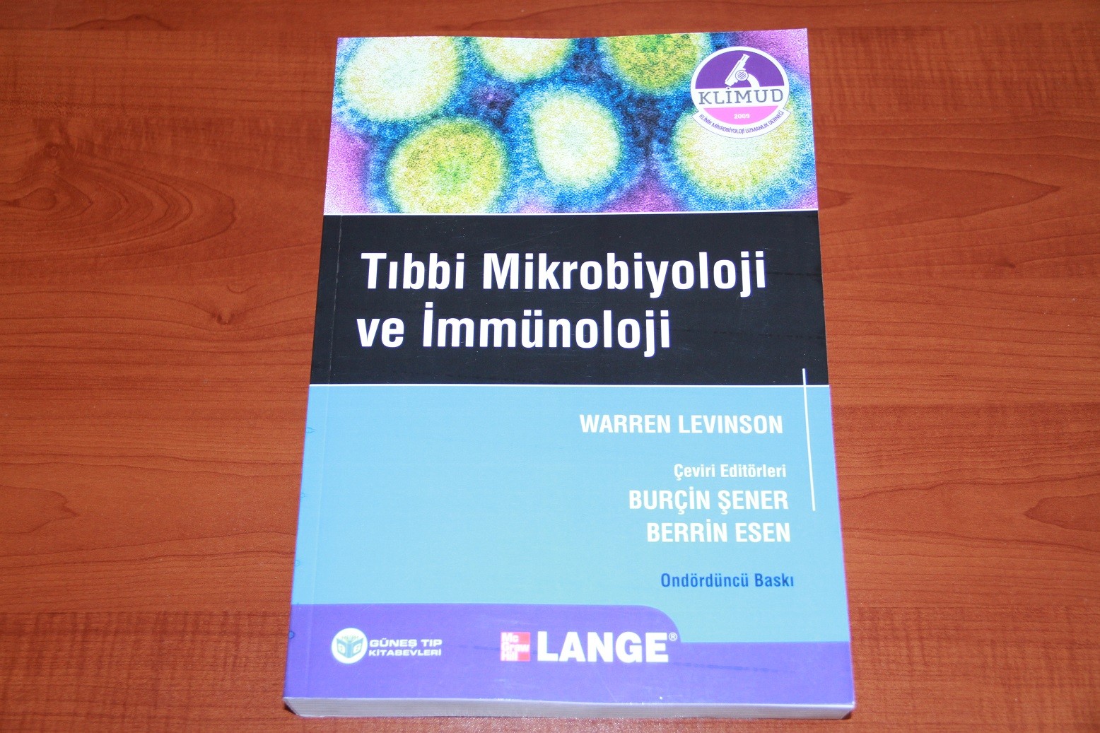 Aqronomluq, baytarlıq və əczaçılıq istiqamətlərində yeni kitablar ADAU-nun kitab fonduna əlavə edilib