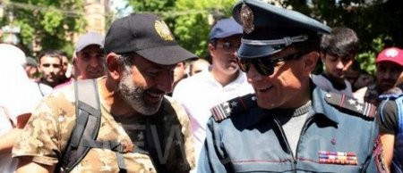 Paşinyan onu döyməyən polisi rəis təyin etdi