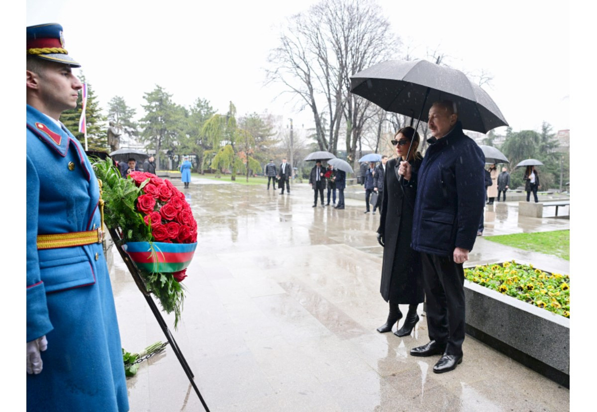 Prezident Belqradda Heydər Əliyevin və Milorad Paviçin abidələrini ziyarət etdi — FOTOLAR