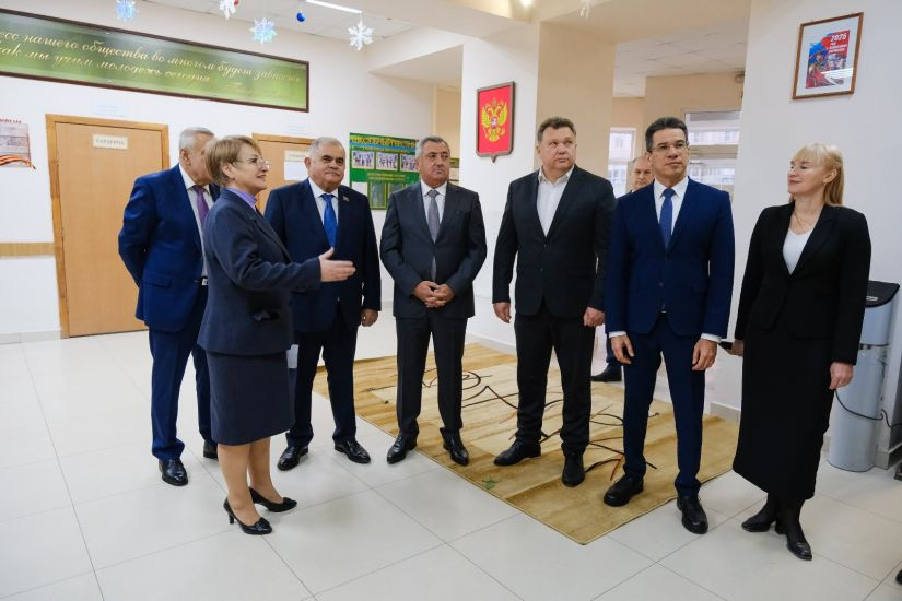 Müasir Azərbaycanın qurucusu, Ümummilli Lider Heydər Əliyevin xatirəsi Həştərxan şəhərində yad edilmişdir