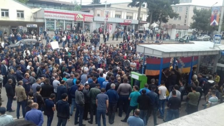 Paşinyan Xankəndidə etiraz aksiyası ilə qarşılanıb- FOTO