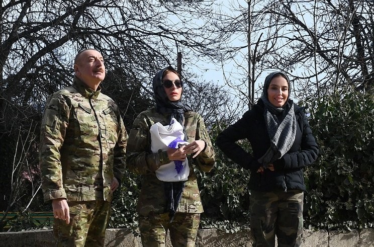 Prezident İlham Əliyev Füzuli-Şuşa yolunun və Füzulidə hava limanının təməlini qoyub, Şuşa şəhərində səfərdə olub