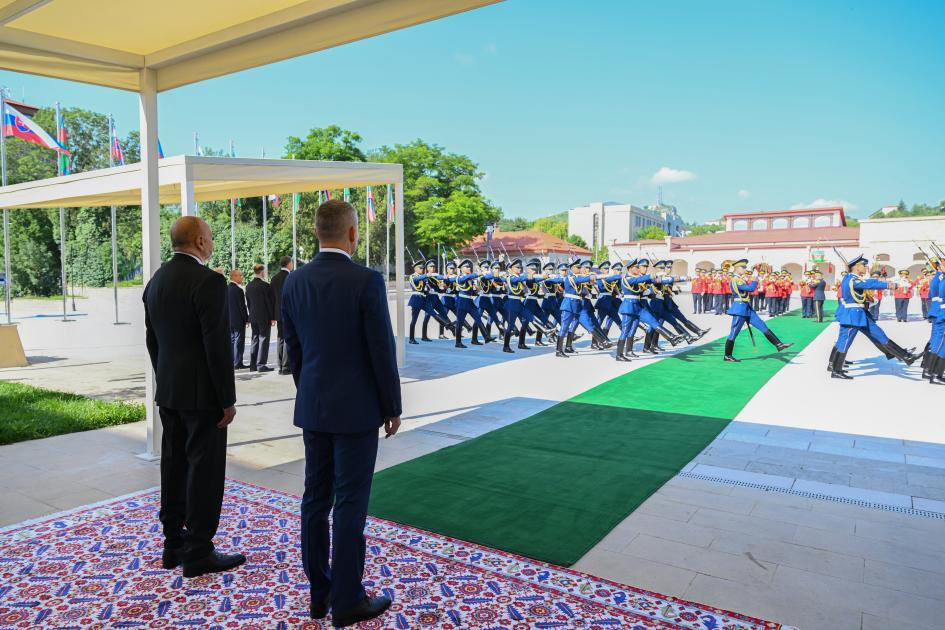 Şuşada İlham Əliyevin Slovakiya Prezidenti ilə təkbətək görüşü olub -