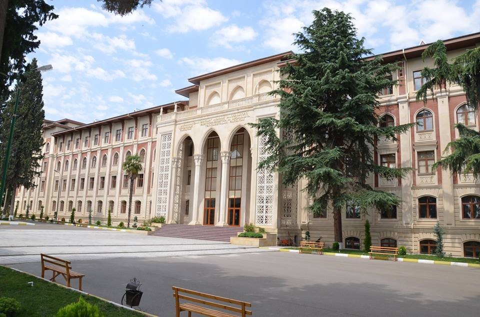 Aqrar Universitetin dekanı rüşvətə görə saxlanıldı