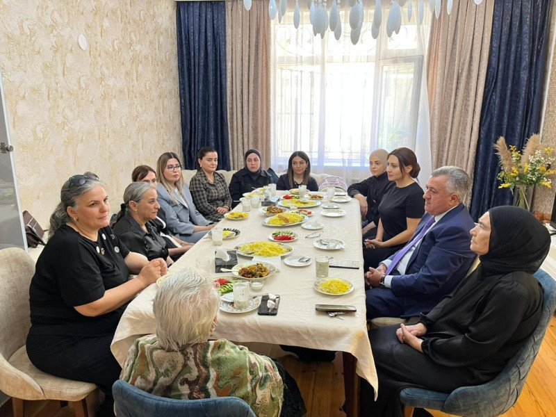 Abşeron rayonunda şəhidlərimiz və onların ailə üzvləri ziyarət olunub